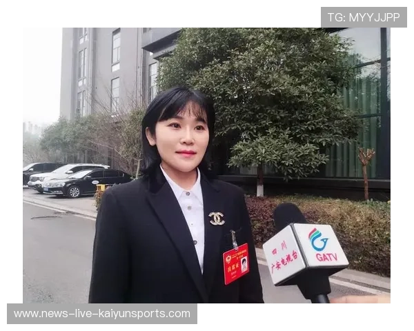 梁馨枰曝人生态度，旷野才是她的真实写照！，梁馨个人简历